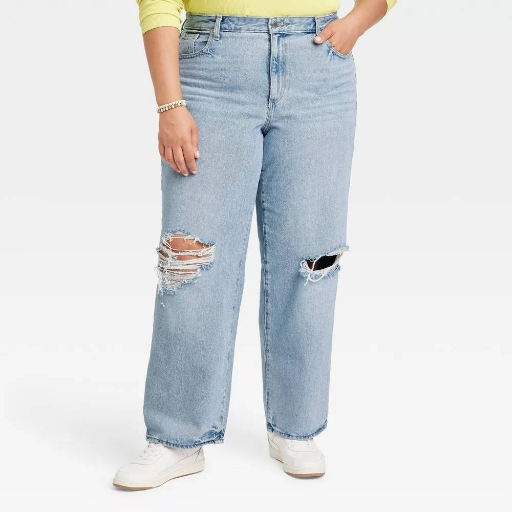 Women's Mid-Rise Baggy Jeans 8 – Universal‎ Thread 90's Medium Wash Denim